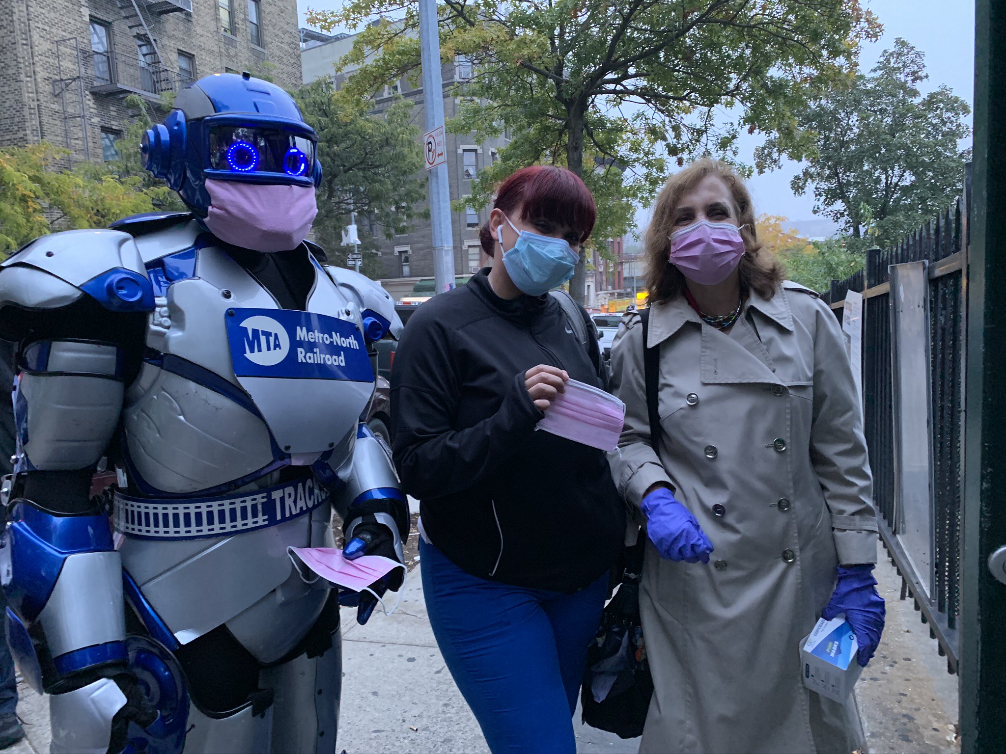 PHOTOS: Top MTA Officials Hand Out Free Pink Masks to Customers to Raise Awareness of Breast Cancer Awareness Month